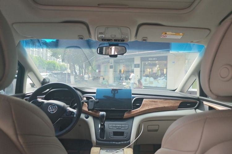 Used Buick GL8 2018 ES 28T Comfort Model China VI Standard Center Console