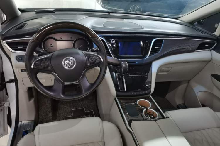 Used Buick GL8 2018 ES 28T Comfort Model China VI Standard Center Console