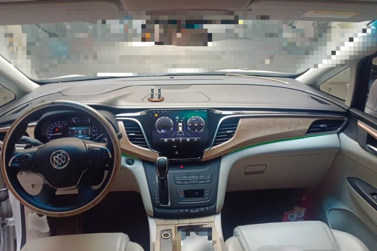 Used Buick GL8 2018 ES 28T Comfort Model China VI Standard Center Console