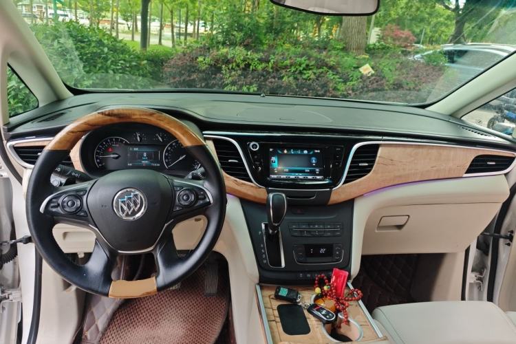 Used Buick GL8 2018 ES 28T Comfort Model China VI Standard Center Console