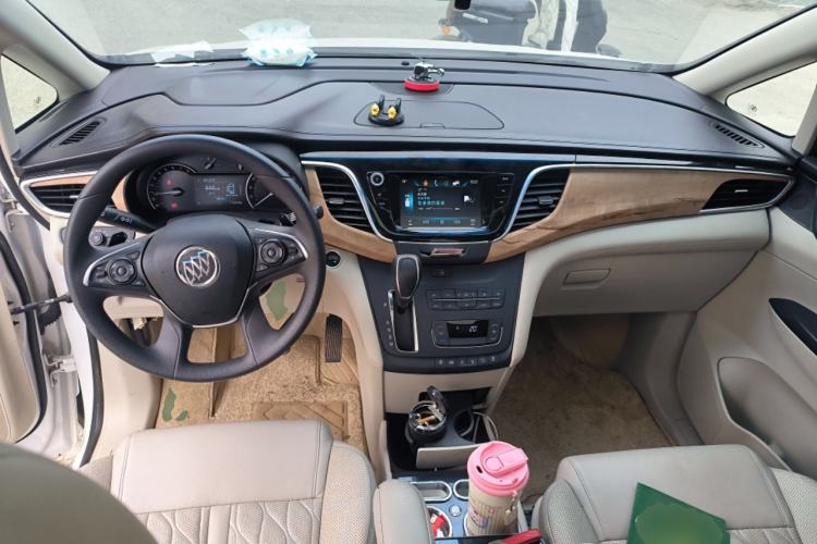 Used Buick GL8 2018 ES 28T Comfort Model China VI Standard Center Console
