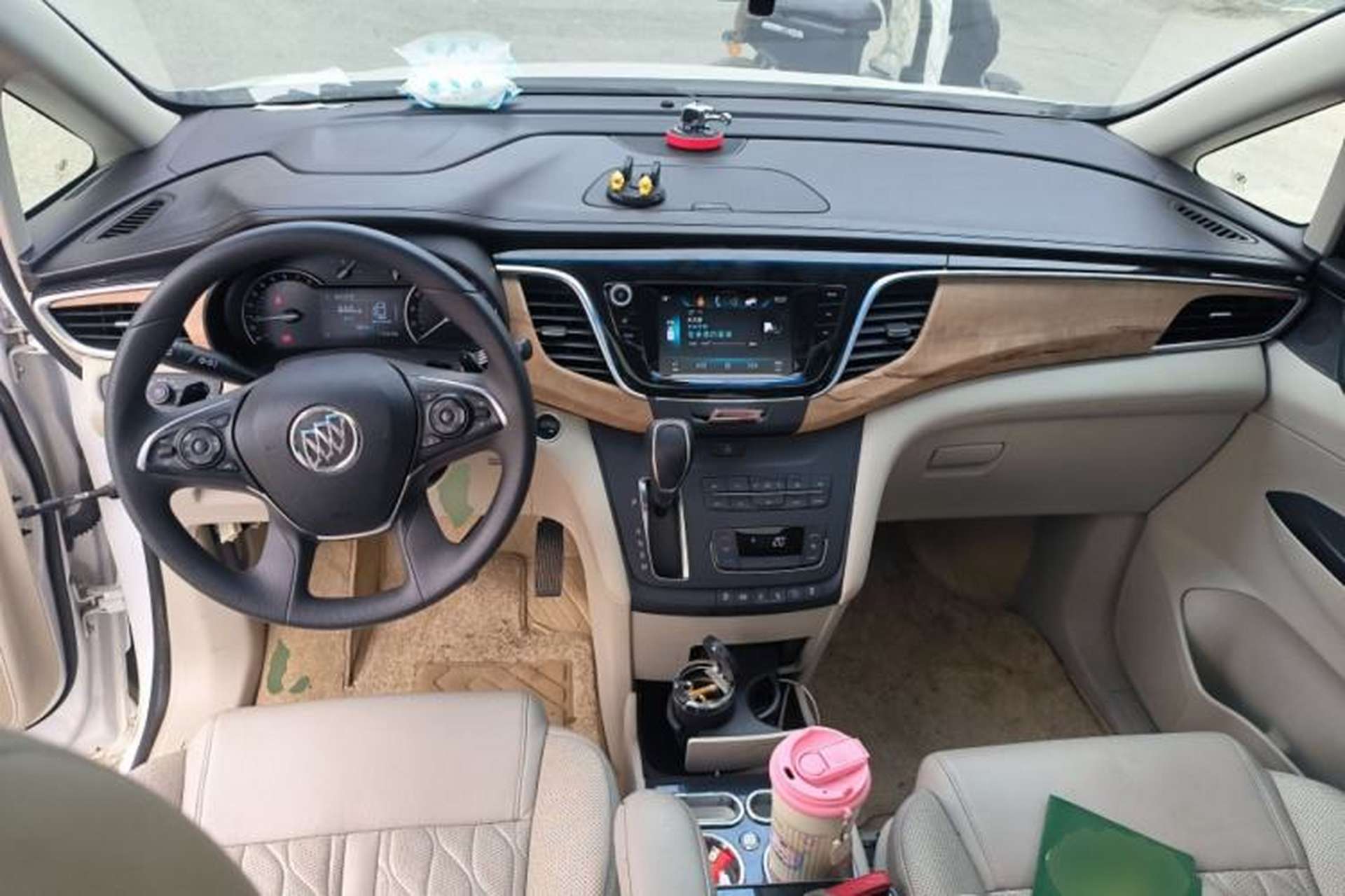 Used Buick GL8 2018 ES 28T Comfort Model China VI Standard Center Console