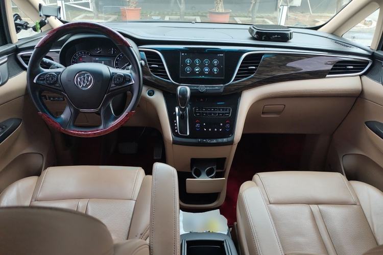 Used Buick GL8 2018 ES 28T Flagship Model China VI Standard Center Console