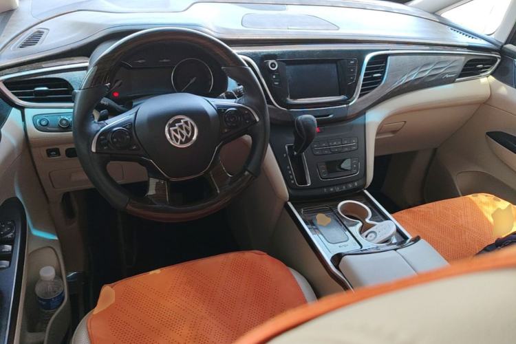 Used Buick GL8 2018 ES 28T Comfort Model China VI Standard Center Console