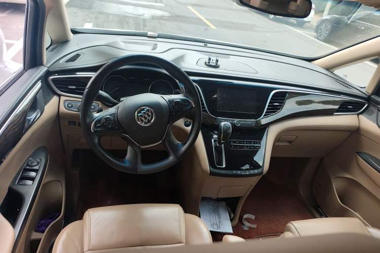 Used Buick GL8 2018 ES 28T Flagship Model China VI Standard Center Console