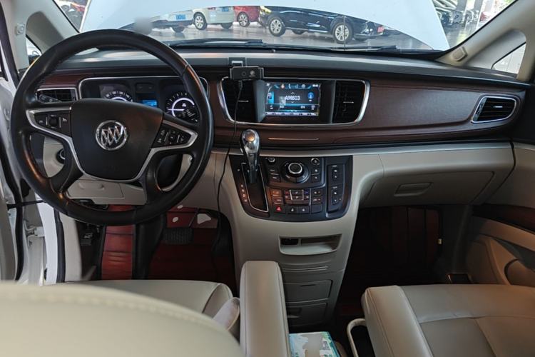 Used Buick GL8 2018 28T Luxury Model China VI Standard Center Console