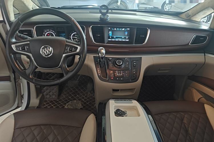 Used Buick GL8 2018 28T Luxury Model China VI Standard Center Console