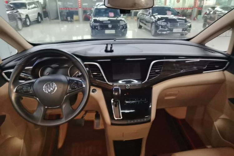 Used Buick GL8 2018 ES 28T Luxury Model China VI Standard Center Console