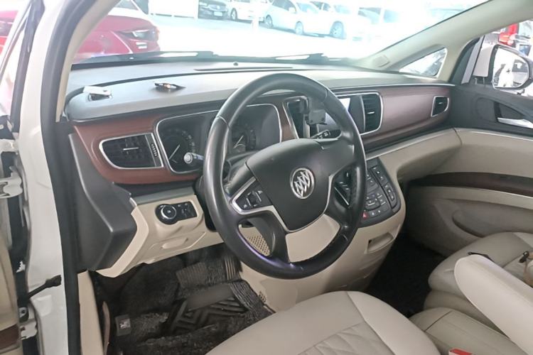 Used Buick GL8 2018 28T Luxury Model China VI Standard Center Console