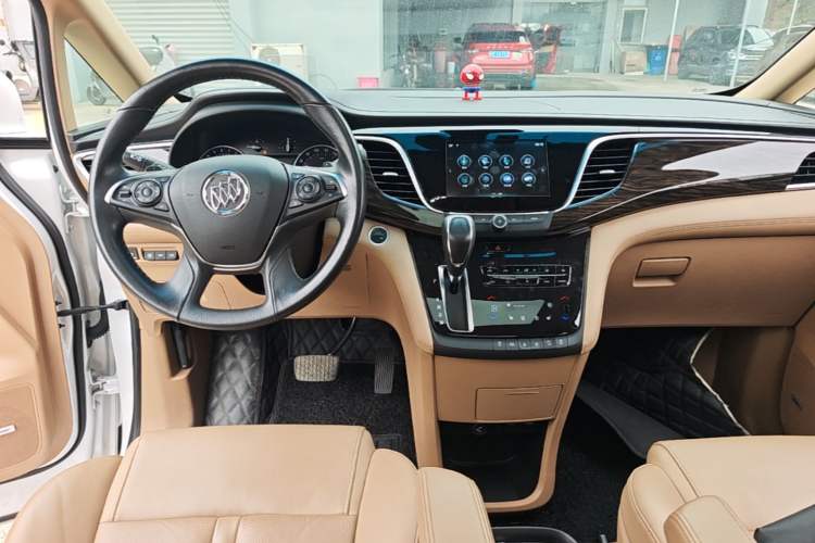Used Buick GL8 2018 ES 28T Flagship Model China VI Standard Center Console