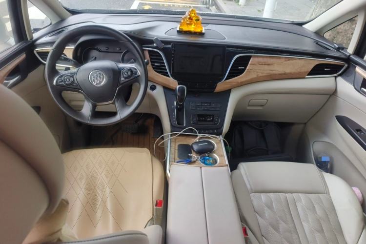 Used Buick GL8 2018 ES 28T Comfort Model China VI Standard Center Console
