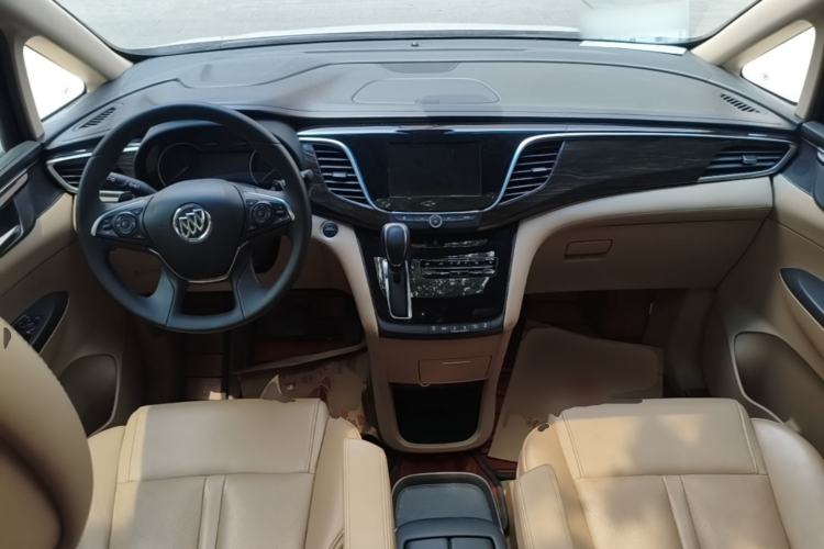 Used Buick GL8 2018 ES 28T Luxury Model China VI Standard Center Console