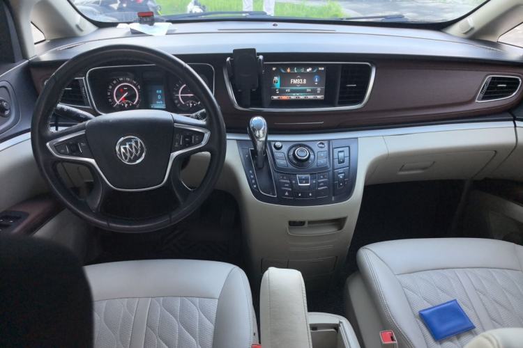 Used Buick GL8 2018 28T Luxury Model China VI Standard Center Console