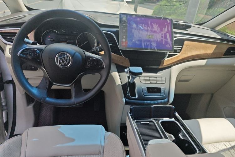 Used Buick GL8 2018 ES 28T Comfort Model China VI Standard Center Console