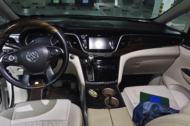 Used Buick GL8 2018 ES 28T Comfort Model China VI Standard Center Console