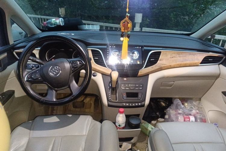 Used Buick GL8 2018 ES 28T Comfort Model China VI Standard Center Console