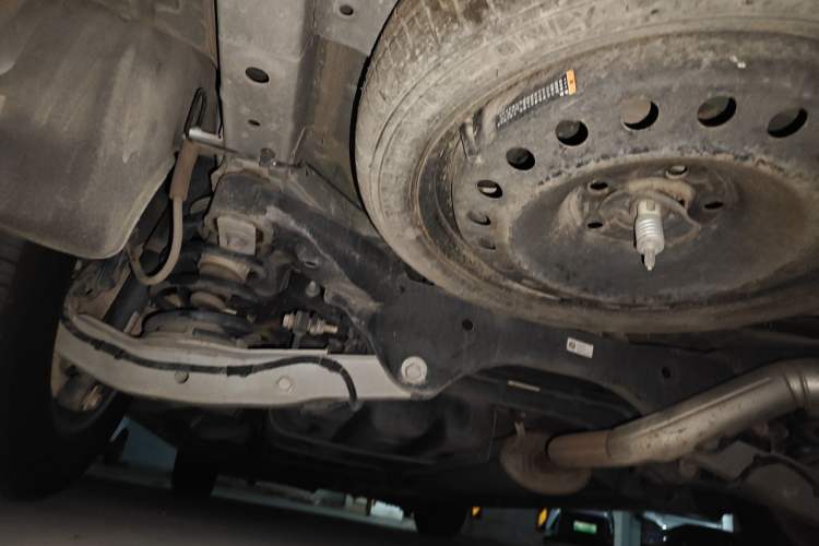 Used Buick GL8 2018 ES 28T Luxury Model China VI Standard Chassis Rear Left