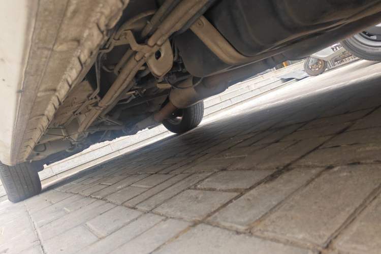 Used Buick GL8 2018 28T Luxury Model China VI Standard Chassis Rear Left