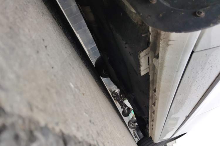 Used Buick GL8 2018 ES 28T Luxury Model China VI Standard Chassis Rear Left