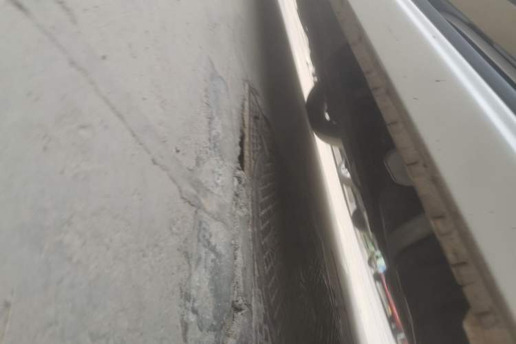 Used Buick GL8 2018 28T Luxury Model China VI Standard Chassis Rear Left