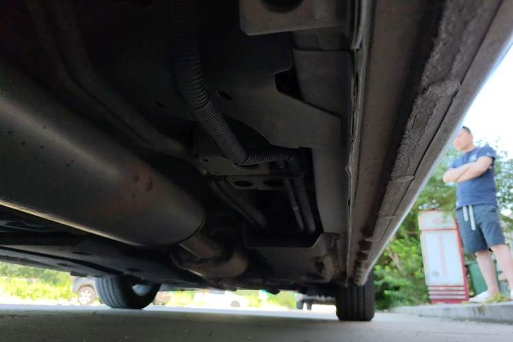 Used Buick GL8 2018 ES 28T Comfort Model China VI Standard Chassis Rear Right