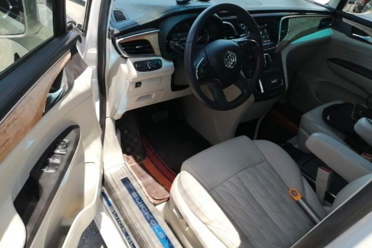 Used Buick GL8 2018 ES 28T Comfort Model China VI Standard Driver Seat