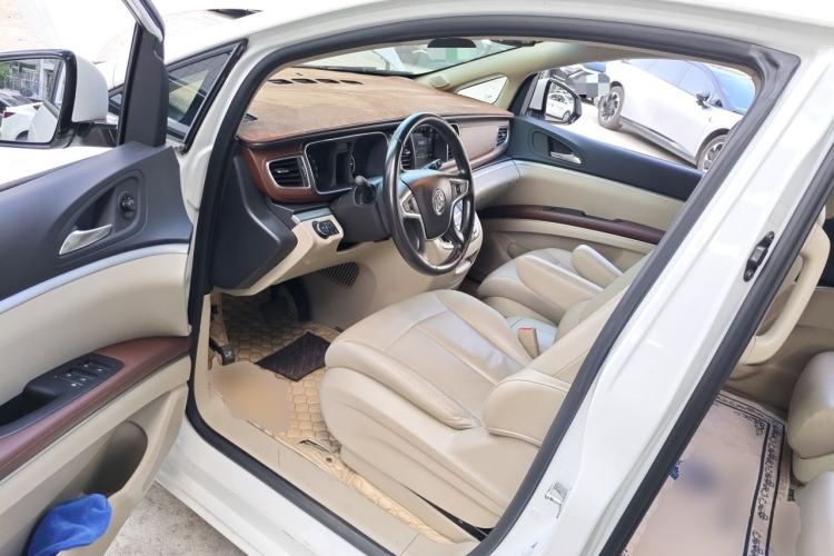 Used Buick GL8 2018 28T Luxury Model China VI Standard Driver Seat