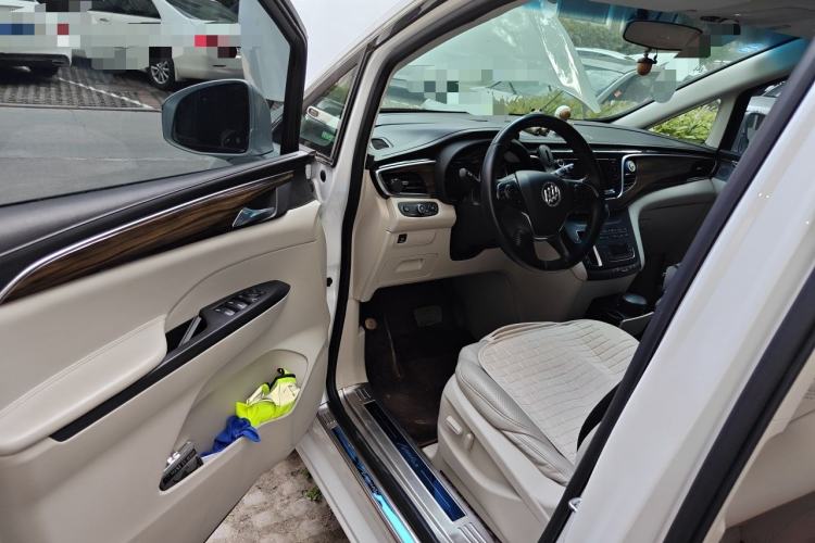 Used Buick GL8 2018 ES 28T Comfort Model China VI Standard Driver Seat
