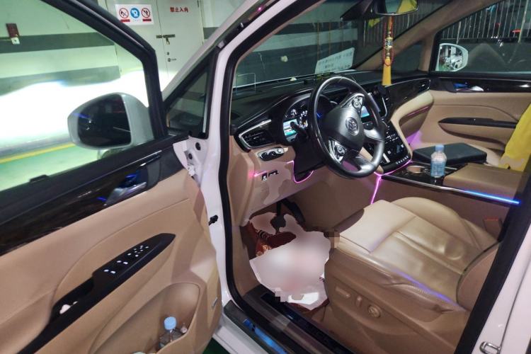 Used Buick GL8 2018 ES 28T Flagship Model China VI Standard Driver Seat