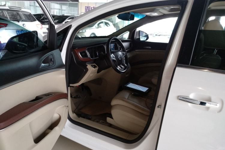 Used Buick GL8 2018 28T Luxury Model China VI Standard Driver Seat