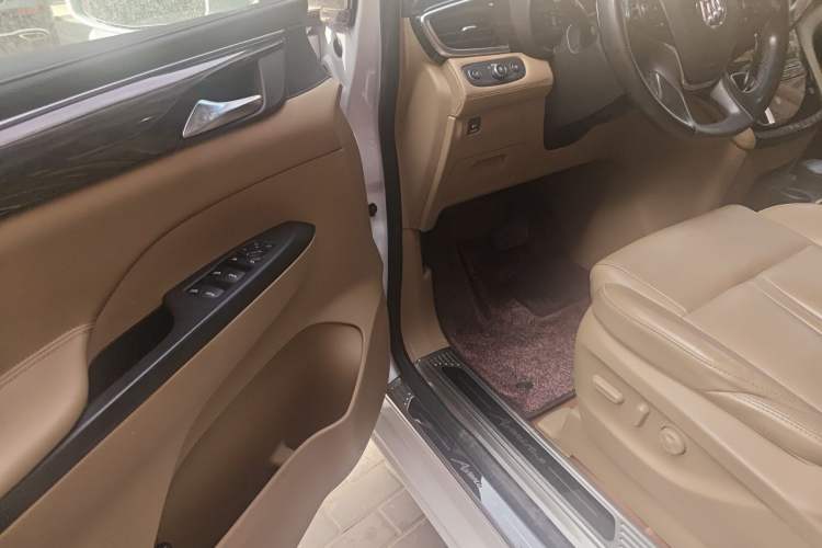 Used Buick GL8 2018 ES 28T Luxury Model China VI Standard Driver Seat