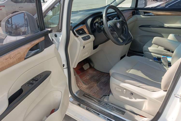 Used Buick GL8 2018 ES 28T Comfort Model China VI Standard Driver Seat