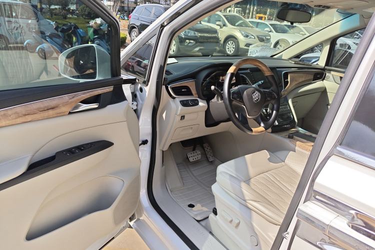 Used Buick GL8 2018 ES 28T Comfort Model China VI Standard Driver Seat