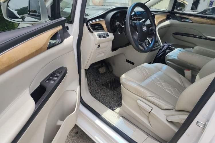 Used Buick GL8 2018 ES 28T Comfort Model China VI Standard Driver Seat