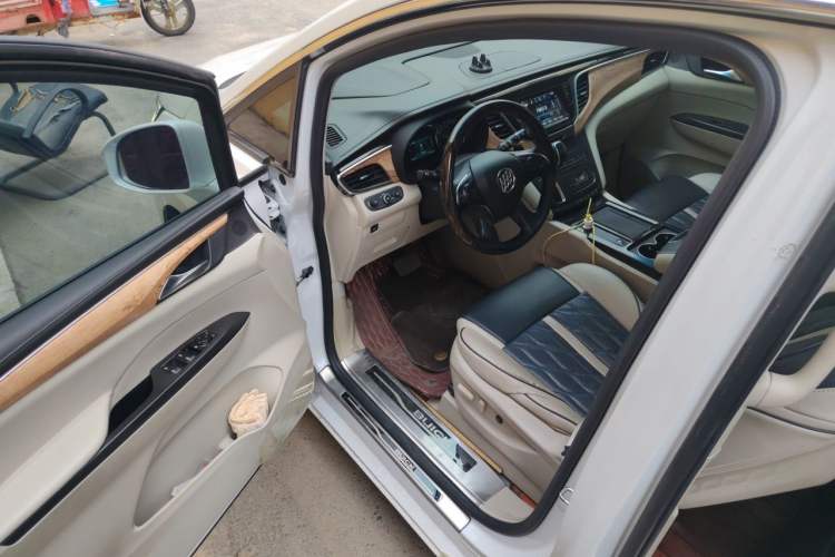 Used Buick GL8 2018 ES 28T Comfort Model China VI Standard Driver Seat