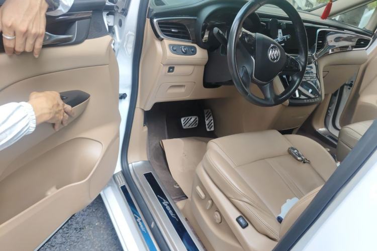 Used Buick GL8 2018 ES 28T Luxury Model China VI Standard Driver Seat