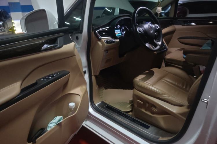 Used Buick GL8 2018 ES 28T Premium Model China VI Standard Driver Seat
