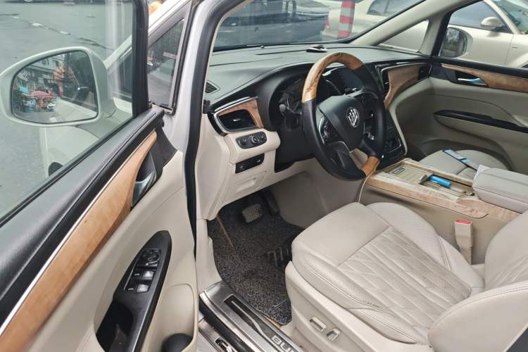 Used Buick GL8 2018 ES 28T Comfort Model China VI Standard Driver Seat