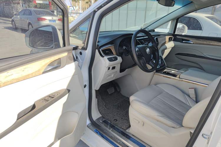 Used Buick GL8 2018 ES 28T Comfort Model China VI Standard Driver Seat