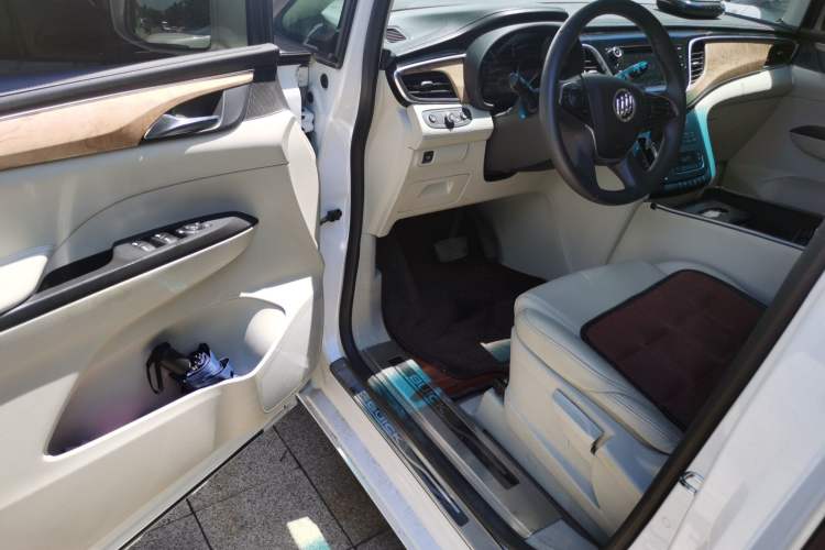 Used Buick GL8 2018 ES 28T Comfort Model China VI Standard Driver Seat