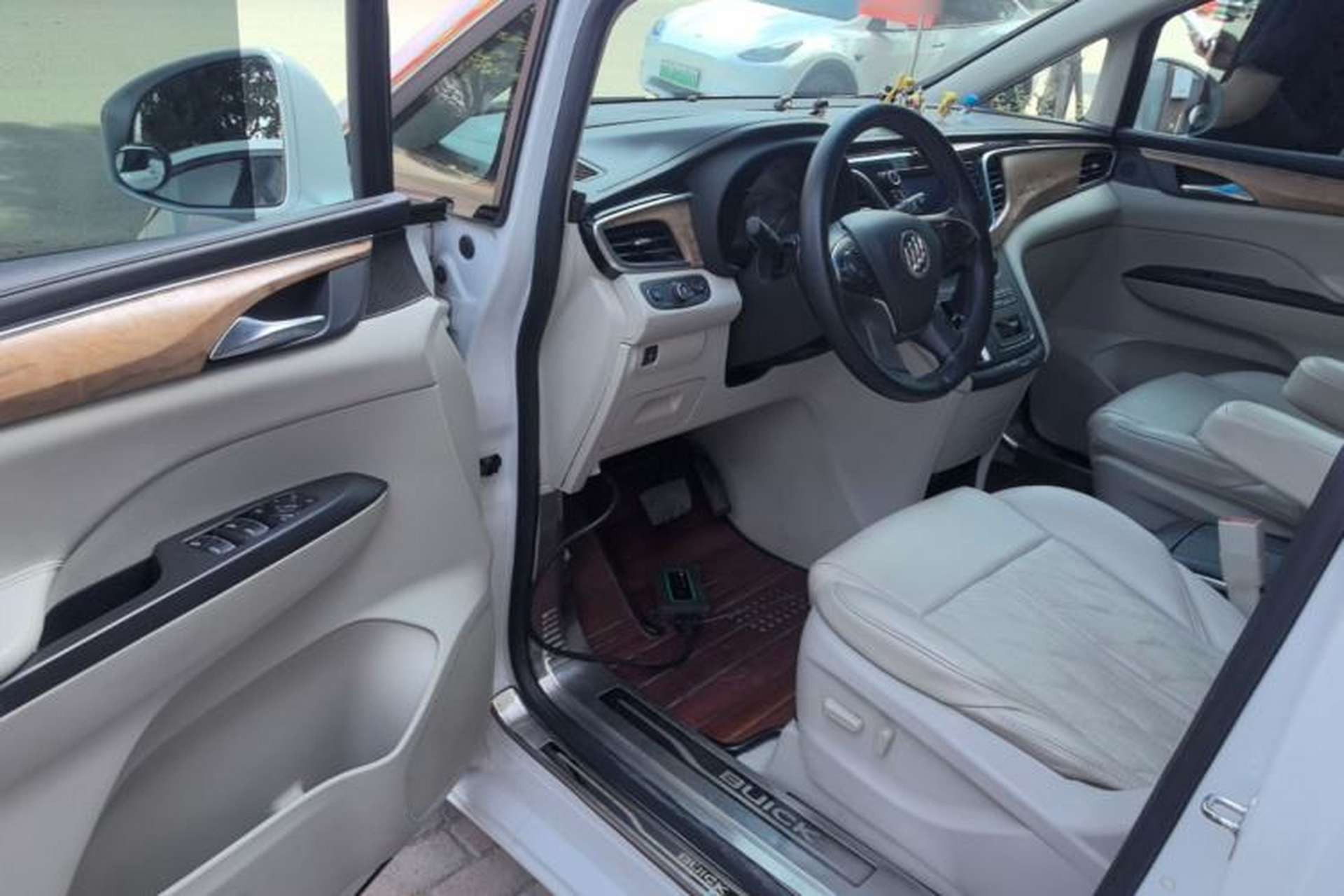 Used Buick GL8 2018 ES 28T Comfort Model China VI Standard Driver Seat