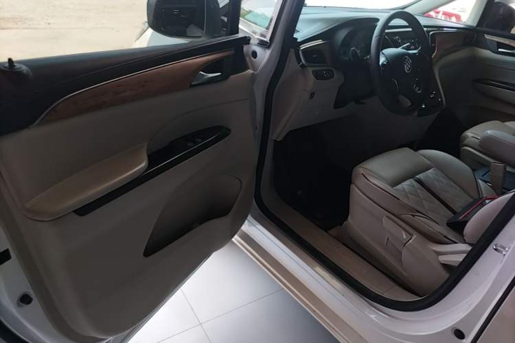Used Buick GL8 2018 ES 28T Comfort Model China VI Standard Driver Seat