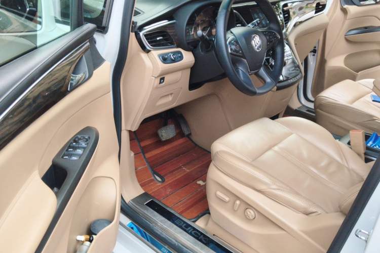Used Buick GL8 2018 ES 28T Luxury Model China VI Standard Driver Seat