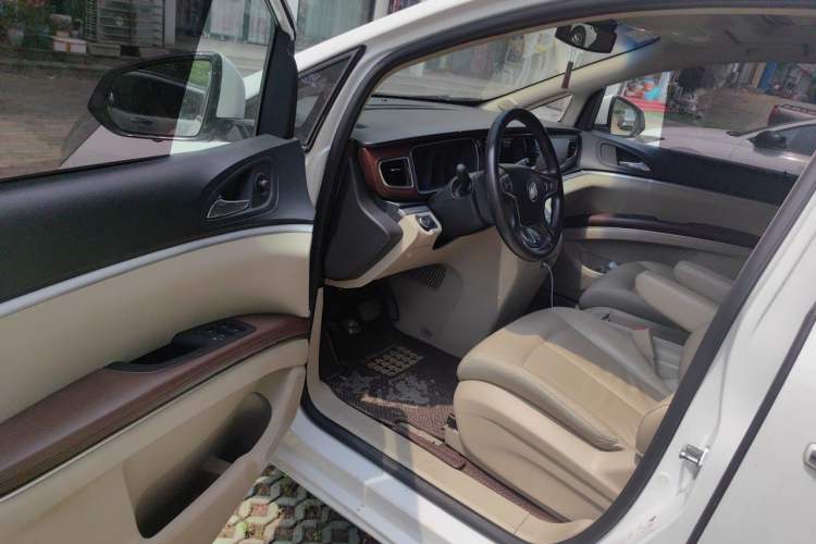 Used Buick GL8 2018 28T Luxury Model China VI Standard Driver Seat