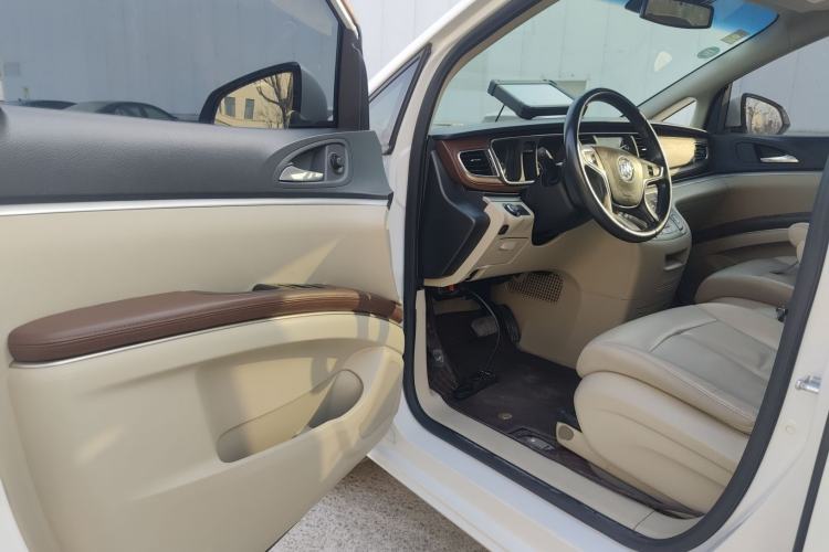 Used Buick GL8 2018 28T Luxury Model China VI Standard Driver Seat