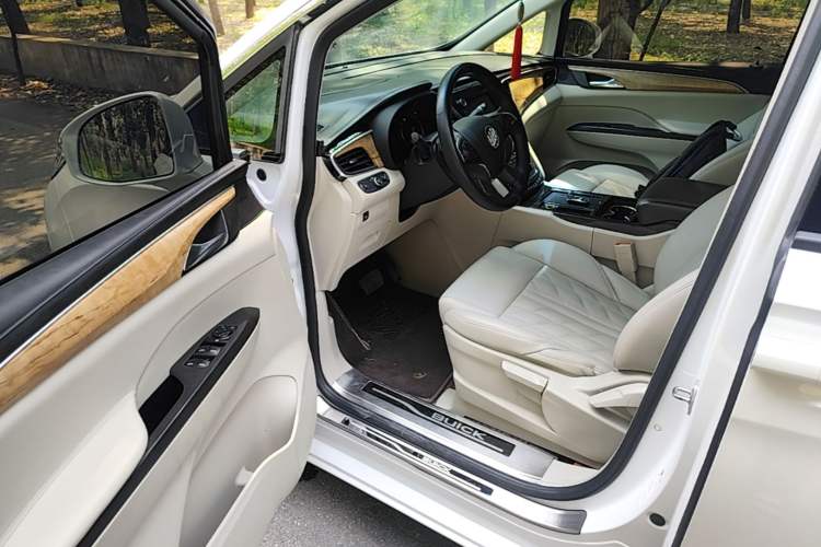 Used Buick GL8 2018 ES 28T Comfort Model China VI Standard Driver Seat
