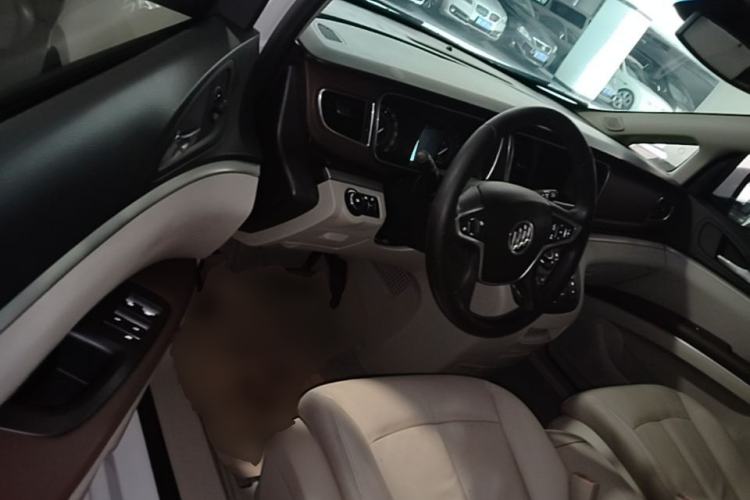 Used Buick GL8 2018 28T Luxury Model China VI Standard Driver Seat