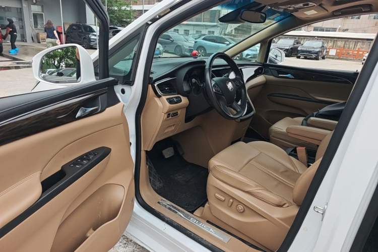 Used Buick GL8 2018 ES 28T Flagship Model China VI Standard Driver Seat