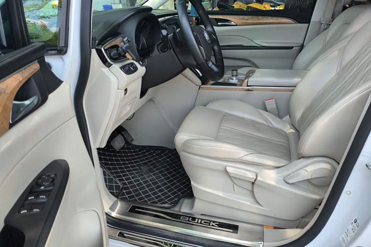 Used Buick GL8 2018 ES 28T Comfort Model China VI Standard Driver Seat