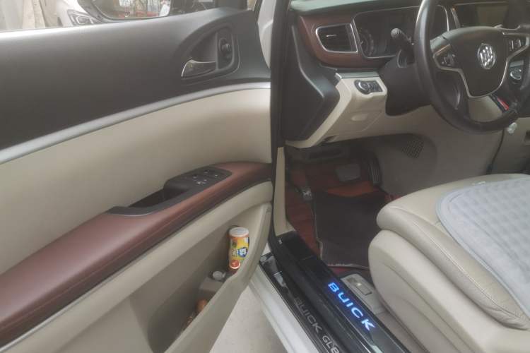 Used Buick GL8 2018 28T Luxury Model China VI Standard Driver Seat